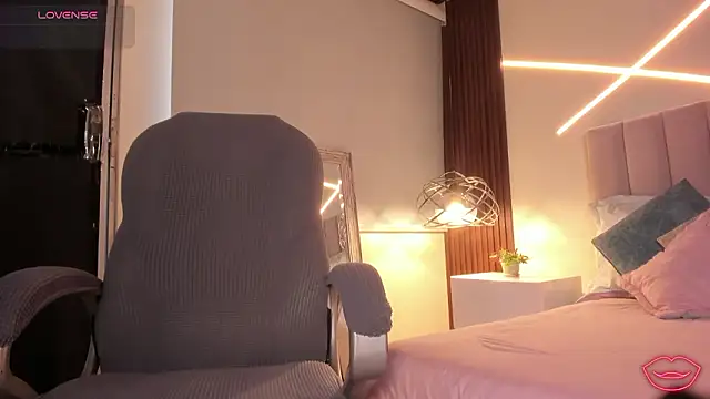 Veronicalanx1 online show from March 16, 2026, 11:47 am