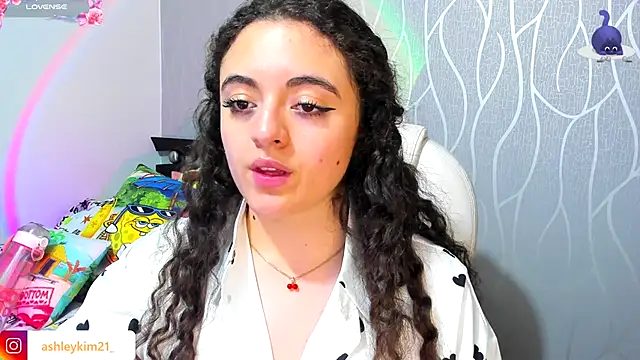 AshleyKim  online show from October 1, 2025, 12:27 am