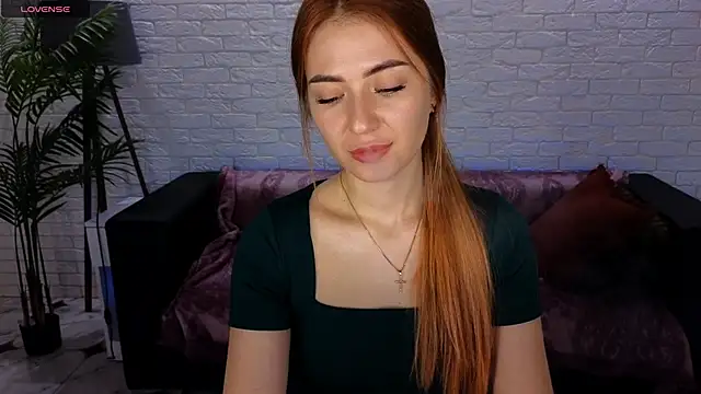 Snapshot of Adelyna_Bird chatting on December 6, 2024, 11:33 am Adelyna Bird online show from December 6, 2024, 11:33 am