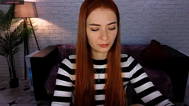 Snapshot of Adelyna_Bird chatting on January 9, 2025, 7:21 am Adelyna Bird online show from January 9, 2025, 7:21 am