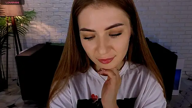 Snapshot of Adelyna_Bird chatting on March 16, 2025, 10:55 am Adelyna Bird online show from March 16, 2025, 10:55 am