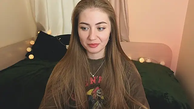 Snapshot of Adelyna_Bird chatting on December 1, 2025, 8:30 am Adelyna Bird online show from December 1, 2025, 8:30 am