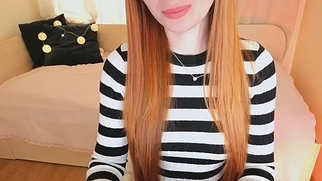 Snapshot of Adelyna_Bird chatting on December 18, 2025, 7:36 am Adelyna Bird online show from December 18, 2025, 7:36 am