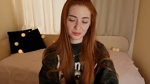 Adelyna Bird online show from December 19, 2025, 7:59 am