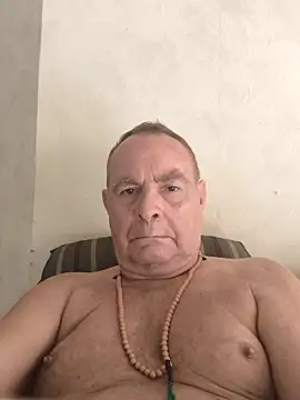 Snapshot of Carl4you chatting on October 25, 2025, 11:40 am Carl4you online show from October 25, 2025, 11:40 am