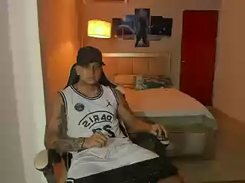 Snapshot of Jake_simons chatting on December 13, 2024, 5:38 am Jake simons online show from December 13, 2024, 5:38 am