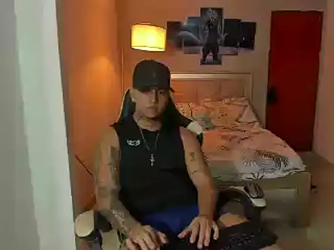 Snapshot of Jake_simons chatting on December 22, 2024, 5:23 am Jake simons online show from December 22, 2024, 5:23 am