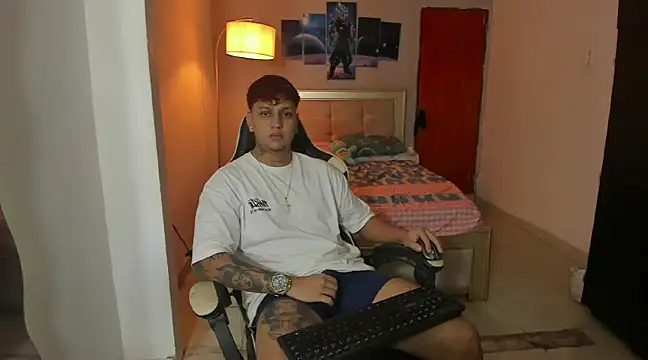 Snapshot of Jake_simons chatting on December 28, 2024, 1:38 pm Jake simons online show from December 28, 2024, 1:38 pm