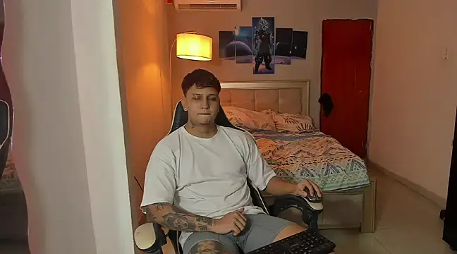 Snapshot of Jake_simons chatting on January 7, 2025, 1:38 am Jake simons online show from January 7, 2025, 1:38 am