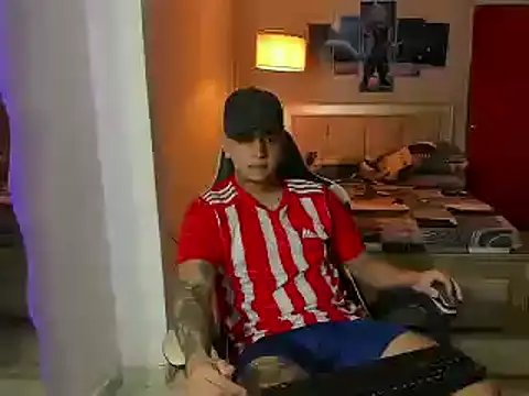 Snapshot of Jake_simons chatting on February 15, 2025, 10:10 pm Jake simons online show from February 15, 2025, 10:10 pm