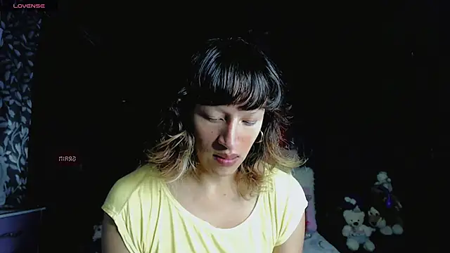 Summer XO online show from February 12, 2025, 2:45 am