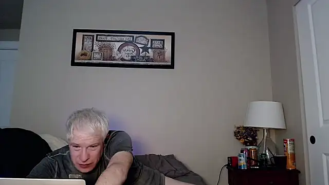 Snarfle82 online show from December 13, 2025, 7:53 pm