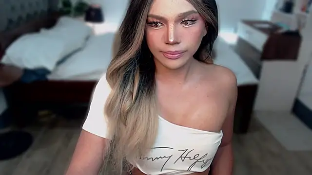 liaa lurrecams online show from November 11, 2025, 6:19 pm