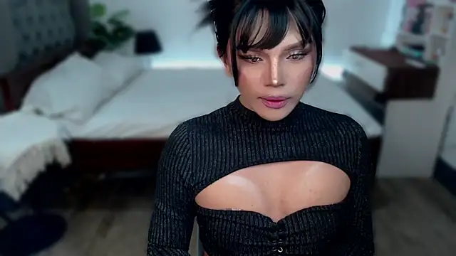 liaa lurrecams online show from November 24, 2025, 1:33 pm