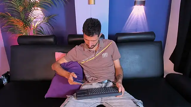 sam bisex online show from March 23, 2026, 6:34 pm