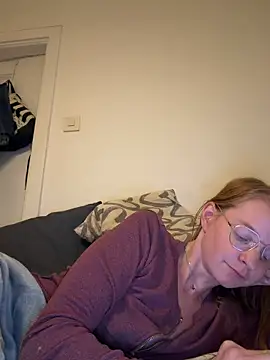 Snapshot of jannis1992 chatting on April 21, 2026, 1:42 am jannis1992 online show from April 21, 2026, 1:42 am