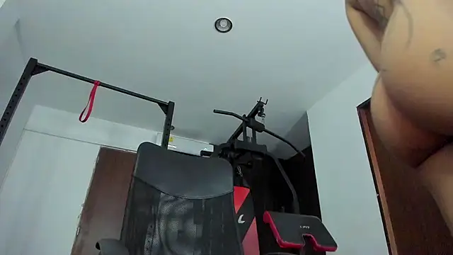 Lia sarahi online show from February 21, 2025, 8:38 pm