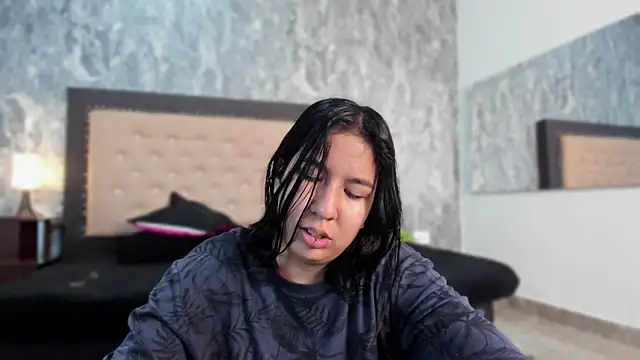 Lia sarahi online show from March 10, 2025, 12:04 pm