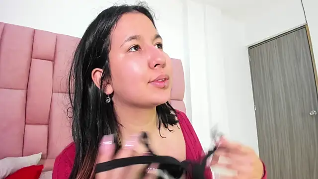 Lia sarahi online show from December 19, 2025, 11:39 am