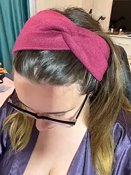 DienkaGreen online show from November 18, 2025, 8:08 am