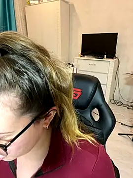 DienkaGreen online show from November 29, 2025, 6:44 pm