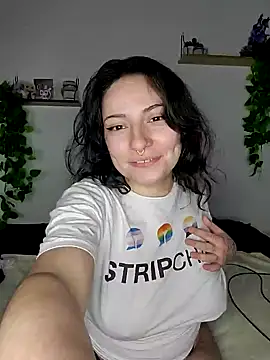 Snapshot of Moxxxie chatting on February 21, 2025, 6:29 am Moxxxie online show from February 21, 2025, 6:29 am