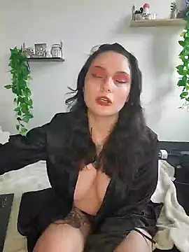 Snapshot of Moxxxie chatting on March 9, 2025, 2:10 pm Moxxxie online show from March 9, 2025, 2:10 pm