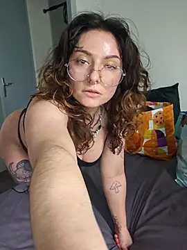 Snapshot of Moxxxie chatting on September 20, 2025, 2:29 pm Moxxxie online show from September 20, 2025, 2:29 pm