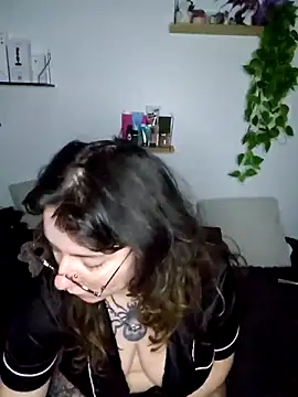 Snapshot of Moxxxie chatting on October 21, 2025, 5:52 am Moxxxie online show from October 21, 2025, 5:52 am