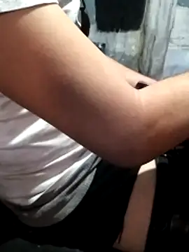 Wero4200 online show from April 13, 2026, 7:08 pm