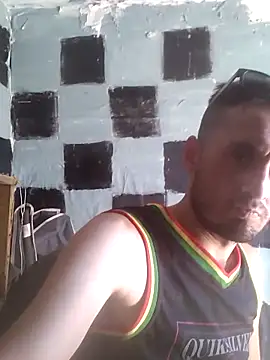 Wero4200 online show from April 14, 2026, 9:54 pm