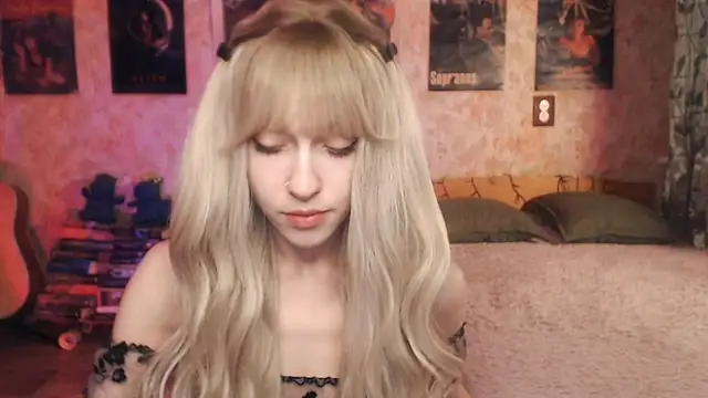 Friendly Ellie online show from March 21, 2025, 11:12 pm