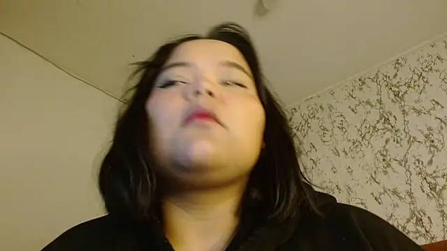 Snapshot of sexychubby___ chatting on December 15, 2025, 2:38 am sexychubby online show from December 15, 2025, 2:38 am