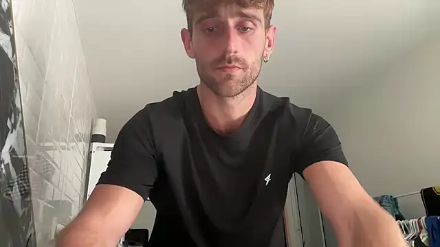 Snapshot of lukegunn chatting on January 3, 2025, 2:54 am lukegunn online show from January 3, 2025, 2:54 am