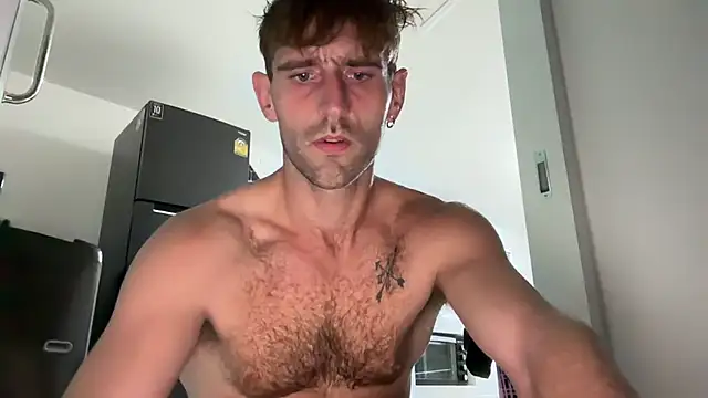 Snapshot of lukegunn chatting on January 29, 2025, 11:04 pm lukegunn online show from January 29, 2025, 11:04 pm