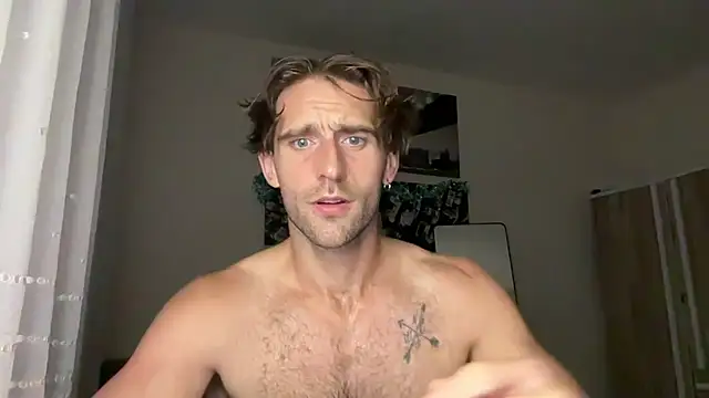 Snapshot of lukegunn chatting on December 13, 2025, 10:59 pm lukegunn online show from December 13, 2025, 10:59 pm