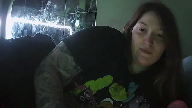 Snapshot of Angelk43 chatting on April 25, 2026, 4:15 am Angelk43 online show from April 25, 2026, 4:15 am