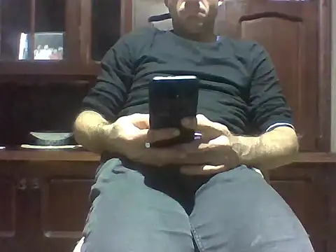 Snapshot of aroj95 chatting on October 13, 2025, 11:16 pm aroj95 online show from October 13, 2025, 11:16 pm