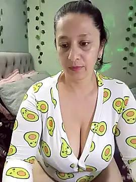 Snapshot of camilalatti chatting on February 2, 2025, 10:17 pm camilalatti online show from February 2, 2025, 10:17 pm