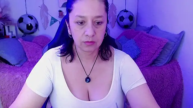 Snapshot of camilalatti chatting on June 28, 2026, 8:15 pm camilalatti online show from June 28, 2026, 8:15 pm