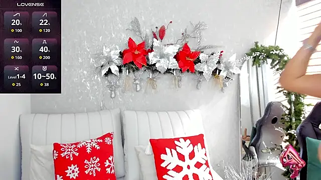 Snapshot of EmmaFerrary chatting on December 13, 2025, 7:53 pm EmmaFerrary online show from December 13, 2025, 7:53 pm