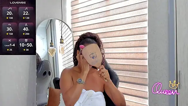 Snapshot of EmmaFerrary chatting on January 15, 2026, 4:11 pm EmmaFerrary online show from January 15, 2026, 4:11 pm