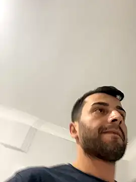 Snapshot of Emre-34 chatting on November 12, 2025, 10:15 am Emre-34 online show from November 12, 2025, 10:15 am