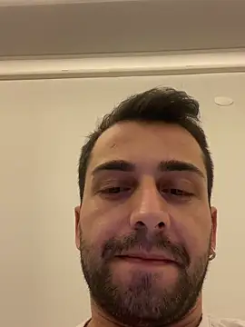 Snapshot of Emre-34 chatting on November 22, 2025, 10:20 pm Emre-34 online show from November 22, 2025, 10:20 pm