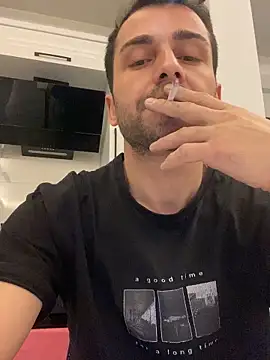 Snapshot of Emre-34 chatting on November 29, 2025, 6:33 pm Emre-34 online show from November 29, 2025, 6:33 pm