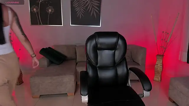 Snapshot of NickyLawson chatting on January 9, 2026, 4:26 am NickyLawson online show from January 9, 2026, 4:26 am