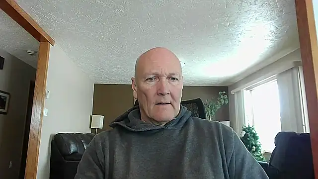 BasicAnt online show from December 3, 2025, 5:44 pm