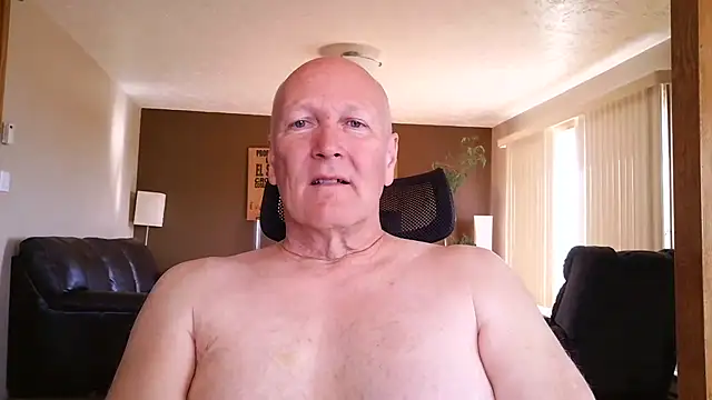 Snapshot of BasicAnt chatting on May 9, 2026, 2:44 pm BasicAnt online show from May 9, 2026, 2:44 pm