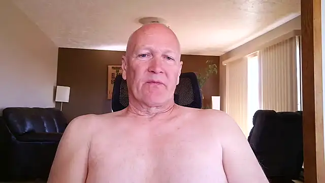Snapshot of BasicAnt chatting on May 11, 2026, 4:04 pm BasicAnt online show from May 11, 2026, 4:04 pm