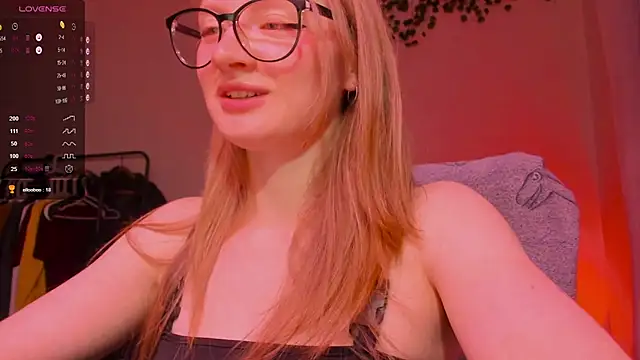 mollytuck online show from October 28, 2025, 3:14 pm